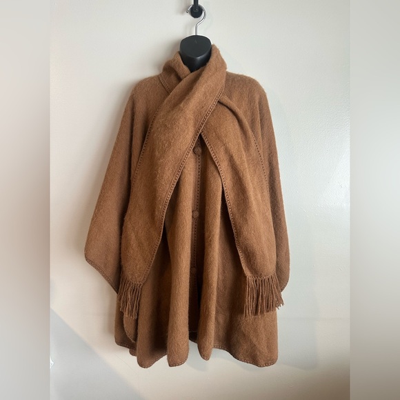 Peruvian Link 100% Alpaca Cape Ruana – Camel Brown Fringe Wrap – Made in Peru OS - Picture 4 of 7